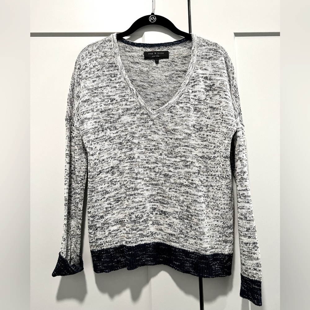 Rag and Bone, Crochet V neck sweater, Grey and white with navy, Size XS